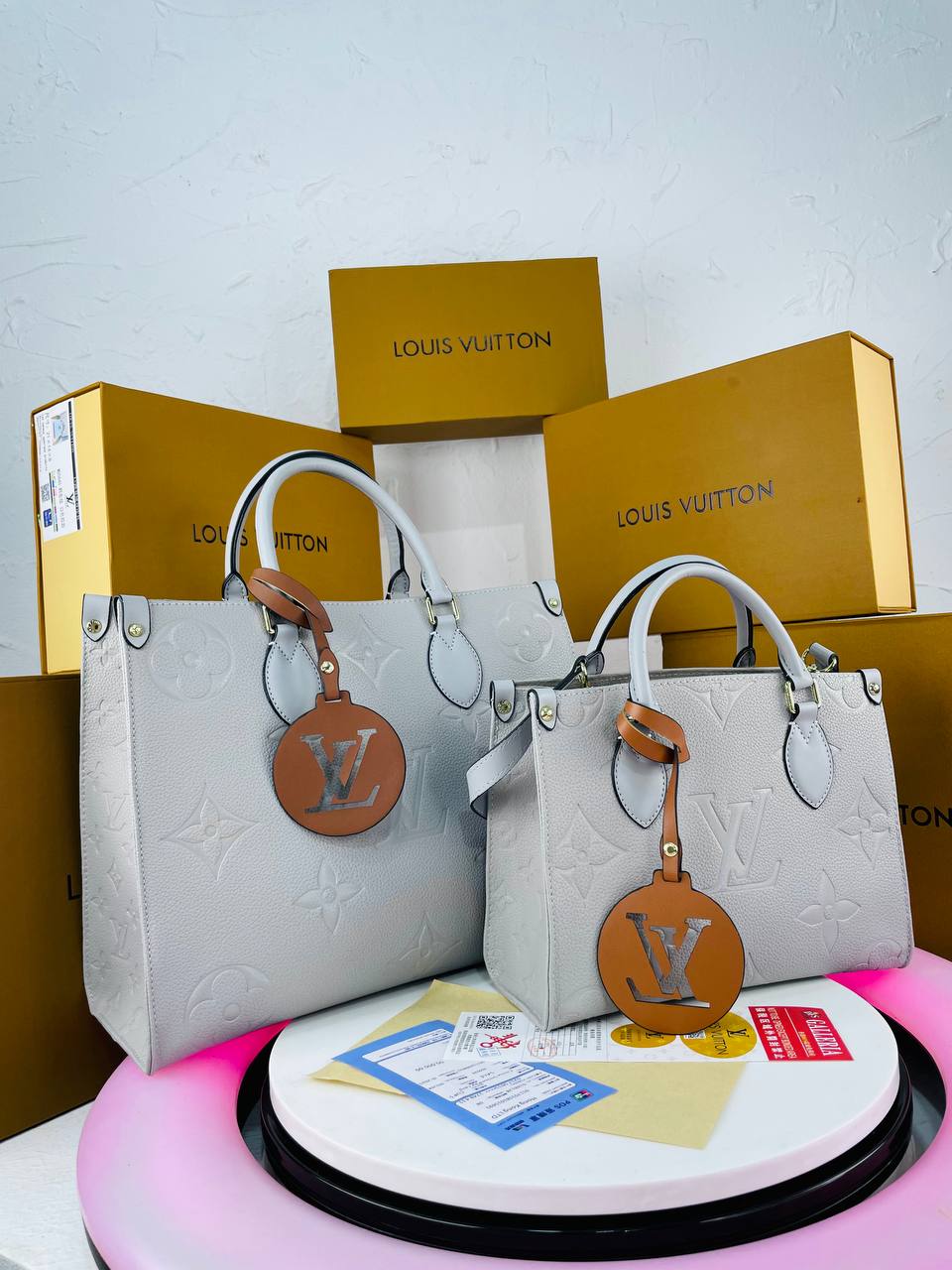 Louis Vuitton Monogram Light Gray - الصورة 3