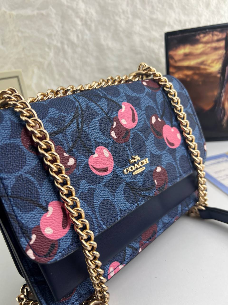 Luxury Coach mini bags with a playful twist - الصورة 3