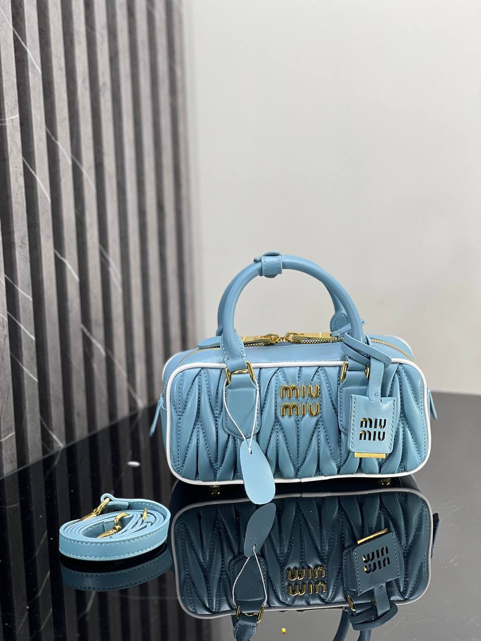 Royal Matelassé - Image 2