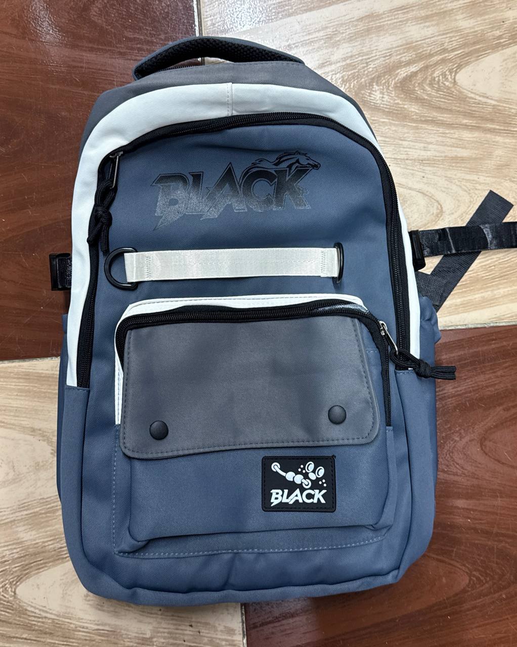 Aura backpack