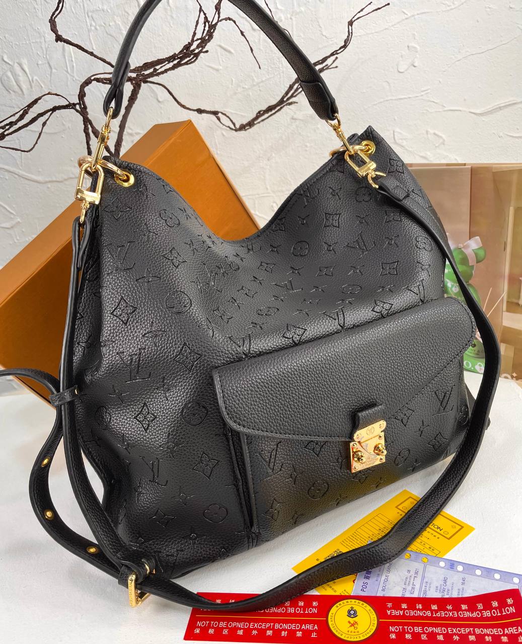 LV YAN BAG - Image 4