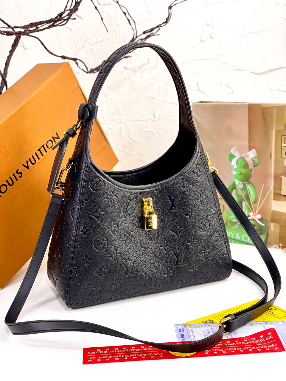 LV GANRO BAG - Image 9