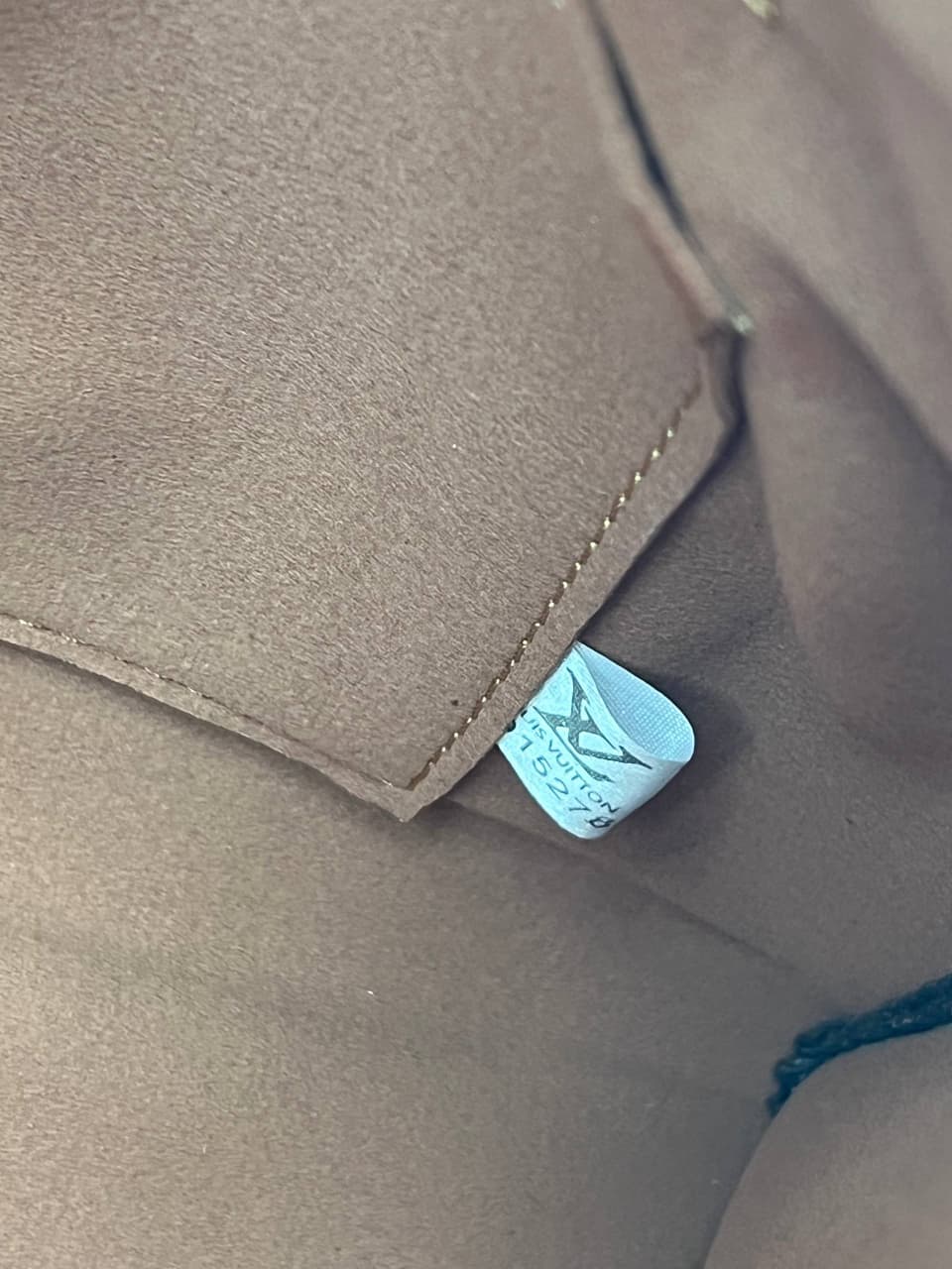 LV CASTONI -93290 BAG - Image 12